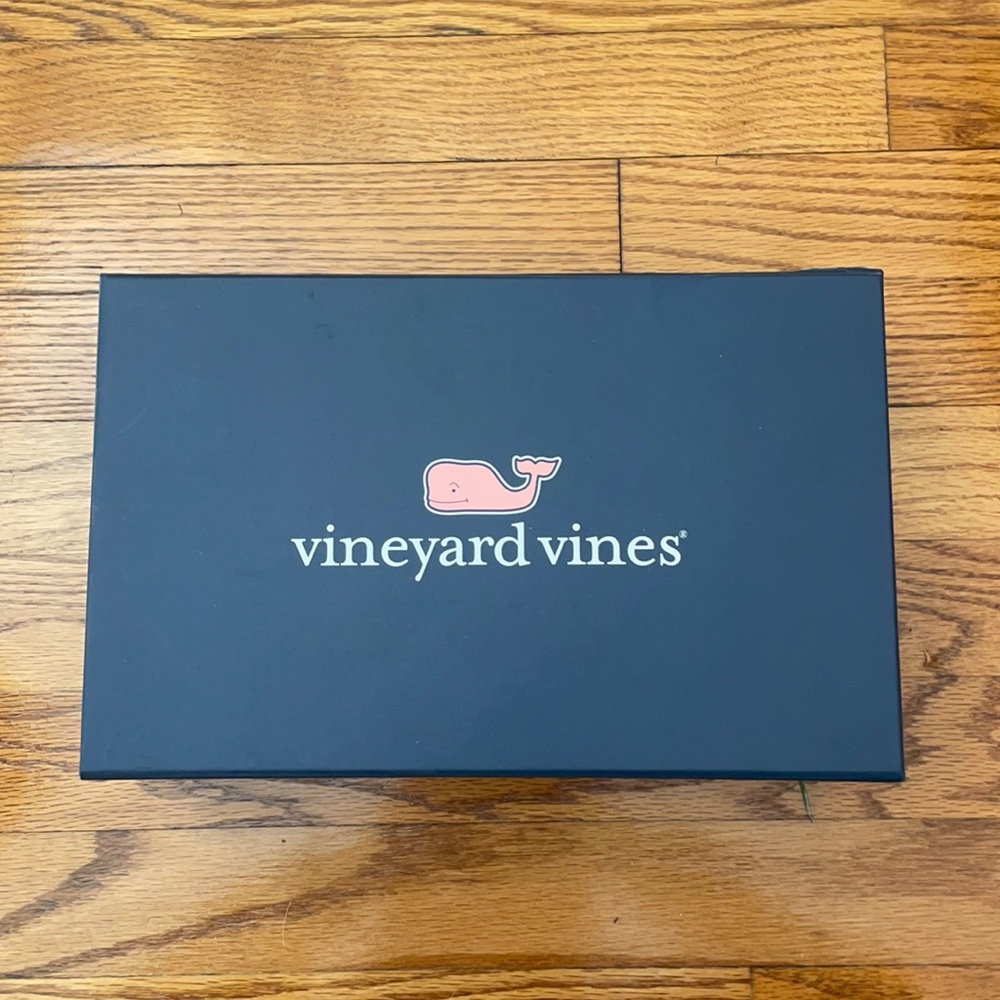 Vineyard Vines Gift Box